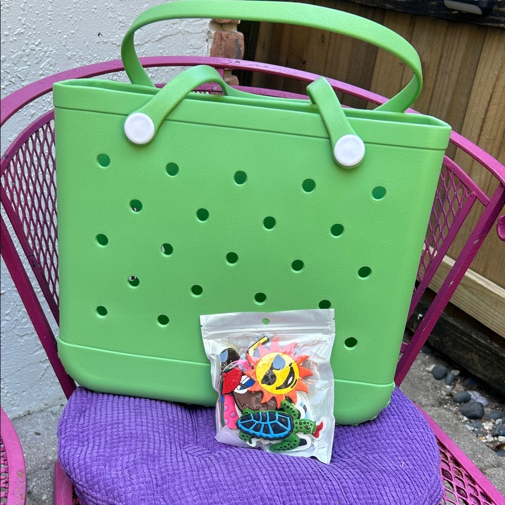 Green Tote Bag with Accessories Green Med size BOGG